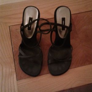 Exhilaration black high heel shoes